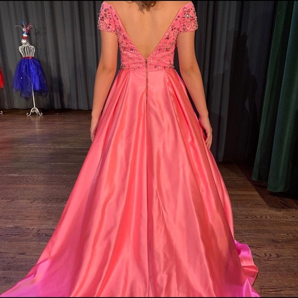 Size 4 Sherri Hill Pageant Gown For Sale ... $800 - Picture 2 of 2